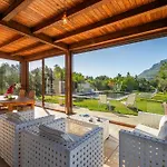 Dellalbero Villa *